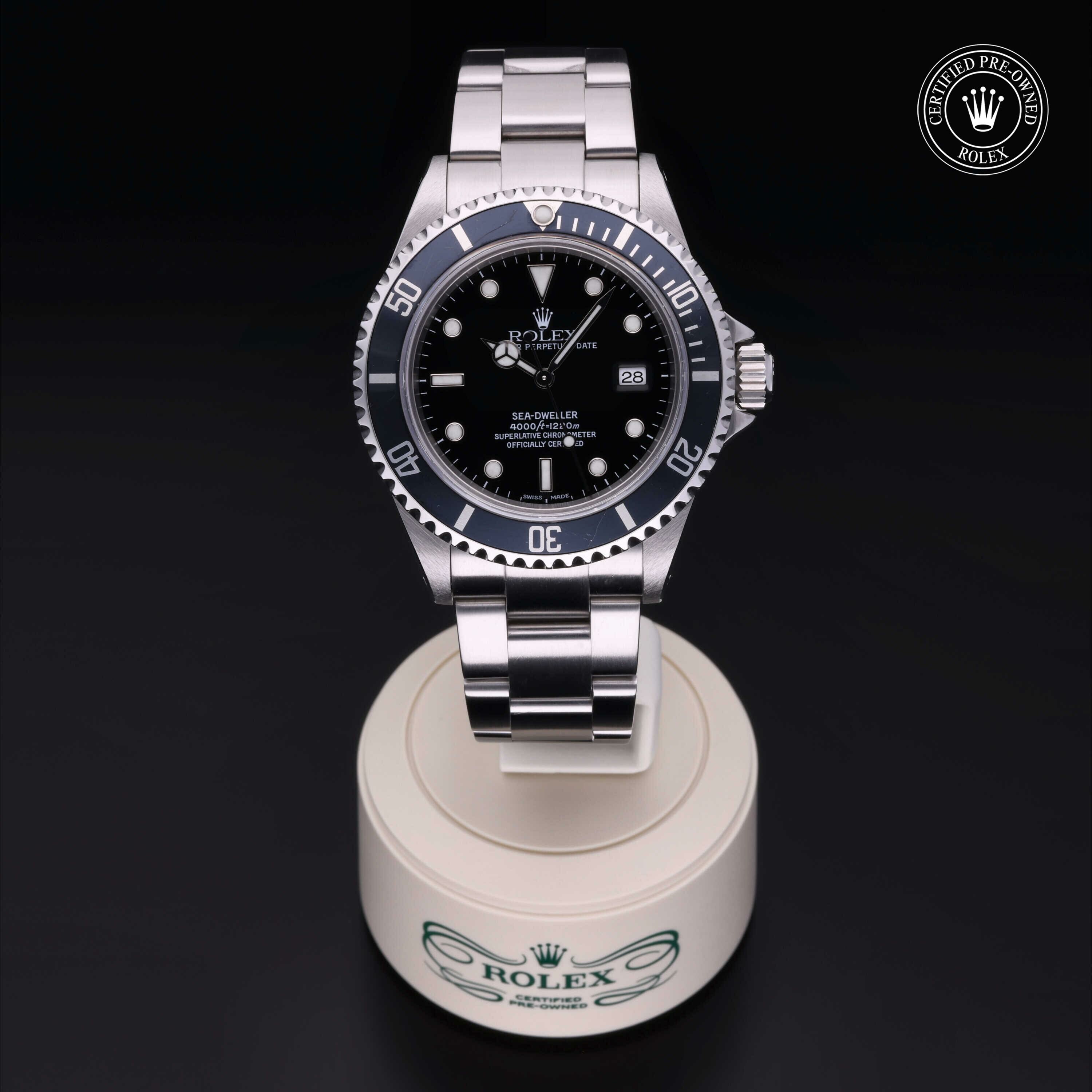 Rolex Oyster Perpetual Sea-Dweller in Staal M16600-0001 at Hall of Time