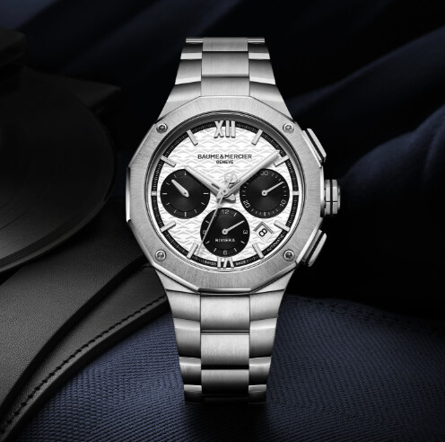 montre Baume & Mercier Riviera Chronograph 41mm Panda Dial de face