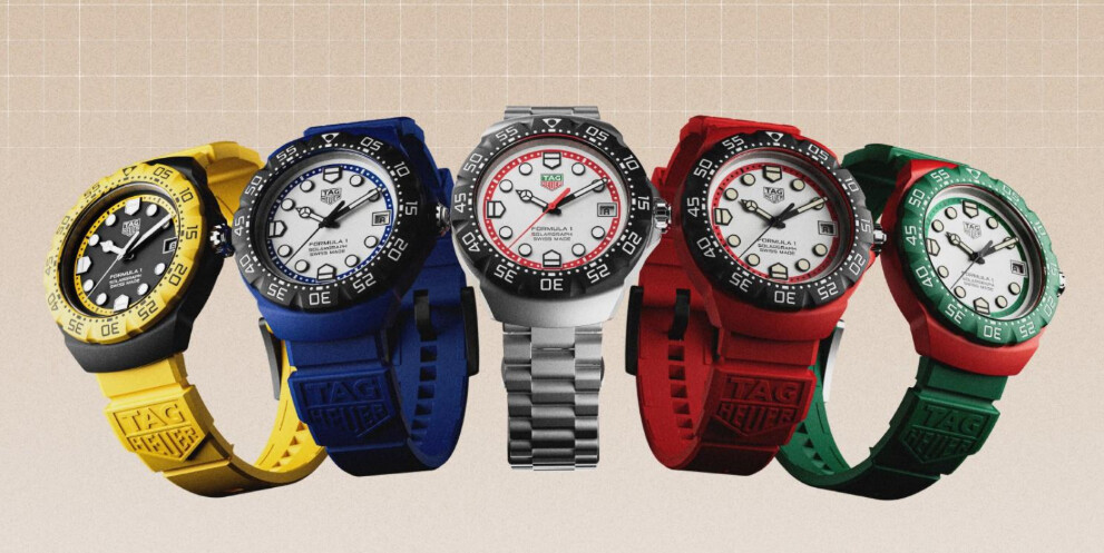 Cinq montres TAG Heuer Formula 1 Solargraph en cinq coloris différents, présentées de face