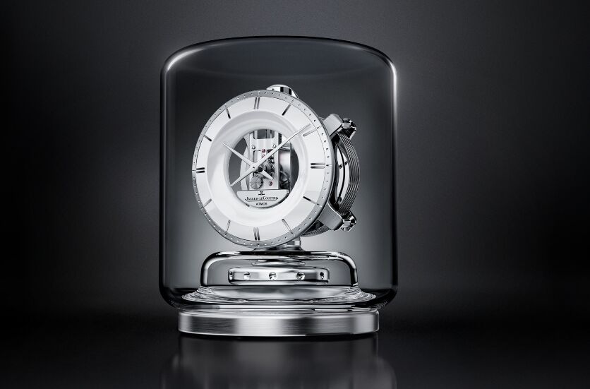 Jaeger-LeCoultre Atmos Infinite Halo vue de trois quarts