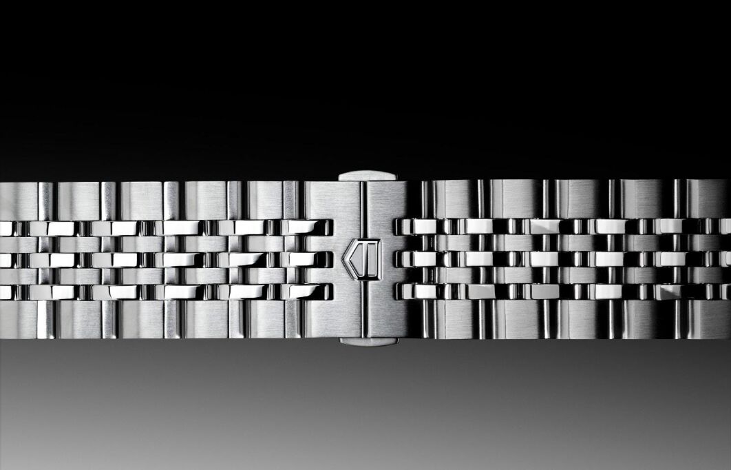 Bracelet Beads of Rice pour la série TAG Heuer Carrera Chronograph en vue horizontale