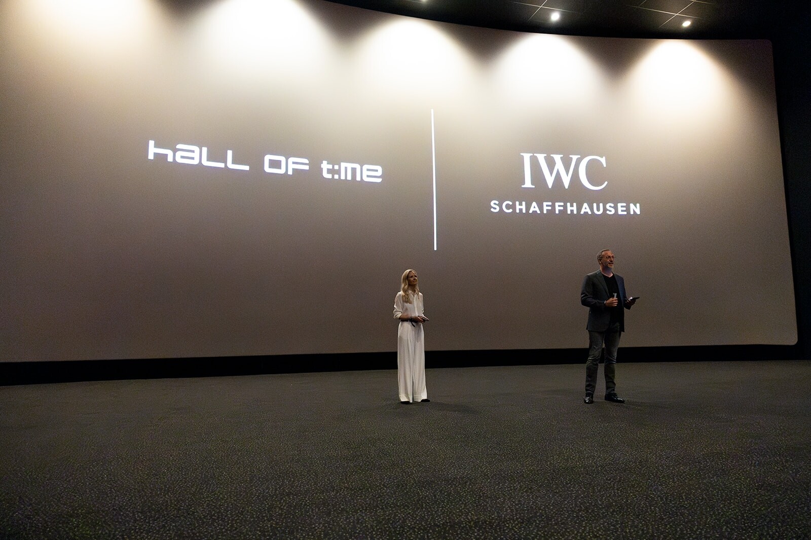 Hall of Time et IWC réalisent une projection privée du fil F1 à Kinepolis Braine