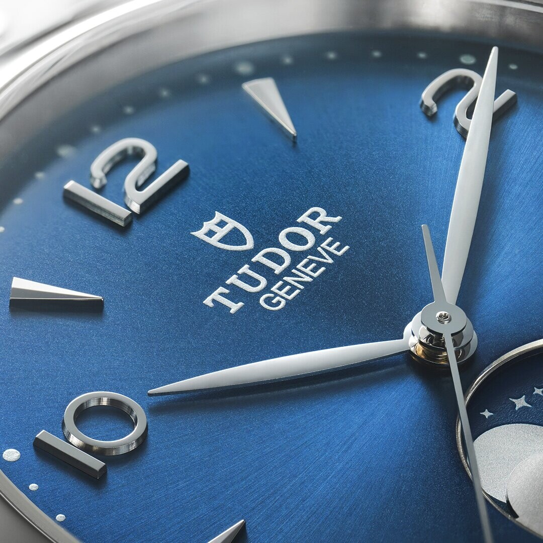 Nouvelle montre TUDOR 1926 Luna couleur bleue vue sur le cadran