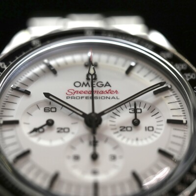 Montre OMEGA Speedmaster Moonwatch Professional Chronographe Co-Axial Master Chronometer 42mm