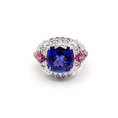 Bague Isabelle Barrier en or blanc tanzanite 5.58ct diamant 0.92ct saphir 1.20ct taille 55