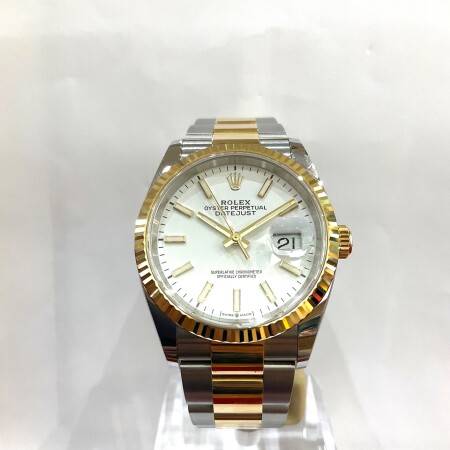 Montre Homme Rolex datejust en or et acier 126233 sur bracelet oyster.