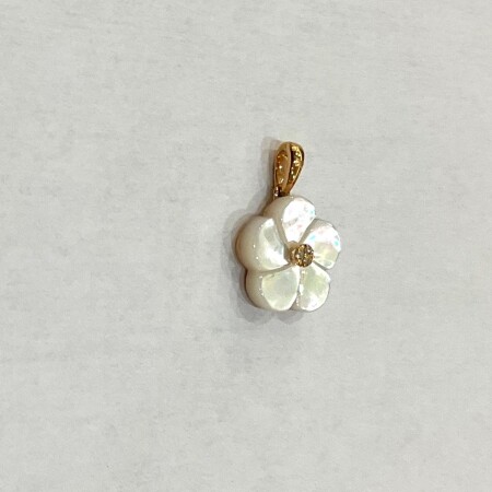 Pendentif fleur or rose , nacre et diamants