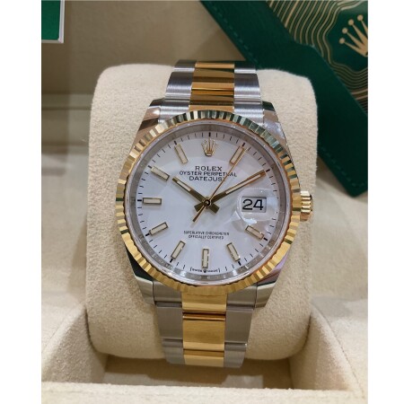 Montre Homme Rolex datejust en or et acier 126233 sur bracelet oyster.