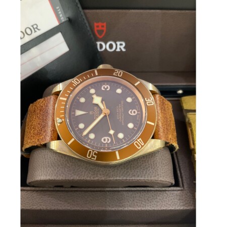 MONTRE TUDOR M79250BM-0001