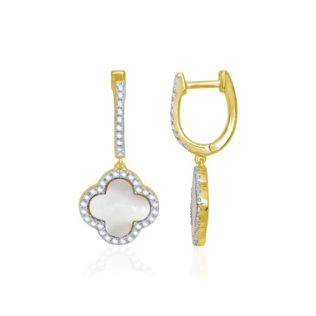 Boucles d'oreilles type dormeuse or jaune Diamants et pendant Nacre blanche et diamants.