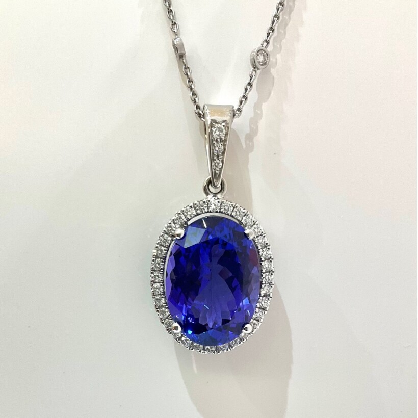 Pendentif or blanc Tanzanite et diamants.