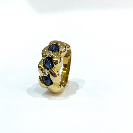 Bague or jaune 3 cabochons saphir et 2 diamants