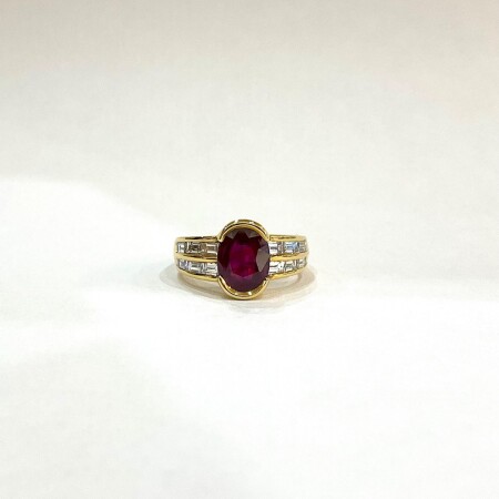 Bague or jaune , Rubis et diamants baguettes