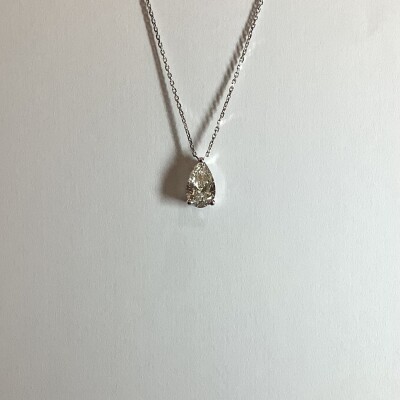 Collier or blanc poire Diamant de Laboratoire.