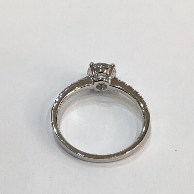 solitaire or blanc centre diamant de laboratoire et 12 diamants sur le corps