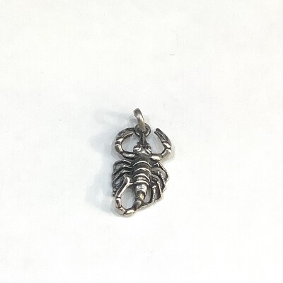 Pendentif signe du zodiaque Scorpion argent