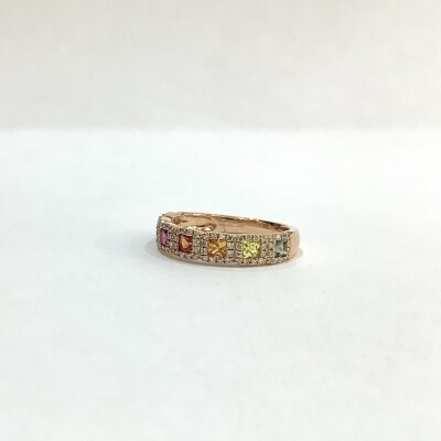 Bague anneau arc en ciel Raimbow saphirs multicolores carrés et diamants.