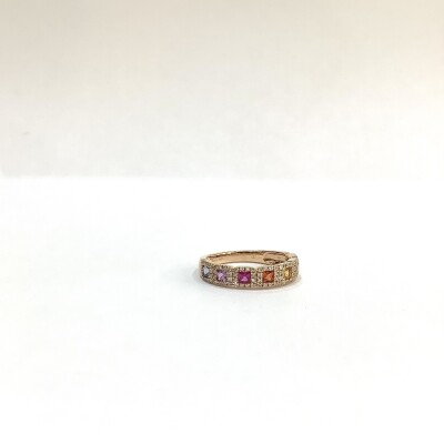 Bague anneau arc en ciel Raimbow saphirs multicolores carrés et diamants.