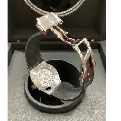 Montre Hublot Classic Fusion titanium