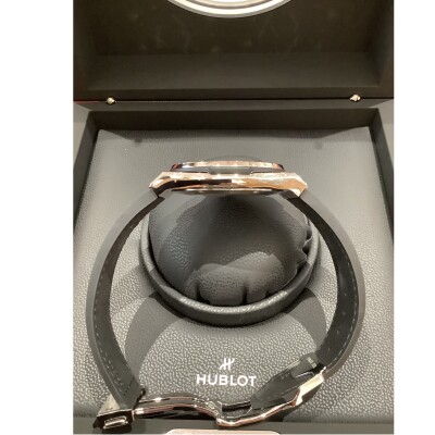 Montre Hublot Classic Fusion titanium