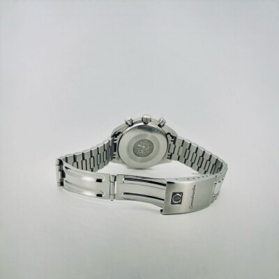 Omega speedmaster 39 mm automatique decembre 2012 reference : 351050