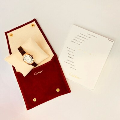 Montre Baignoire PM Petit modèle, mouvement quartz, or rose, cuir