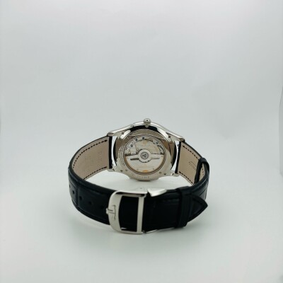 Montre Jaeger-LeCoultre Master Ultra Thin Moon 39 -