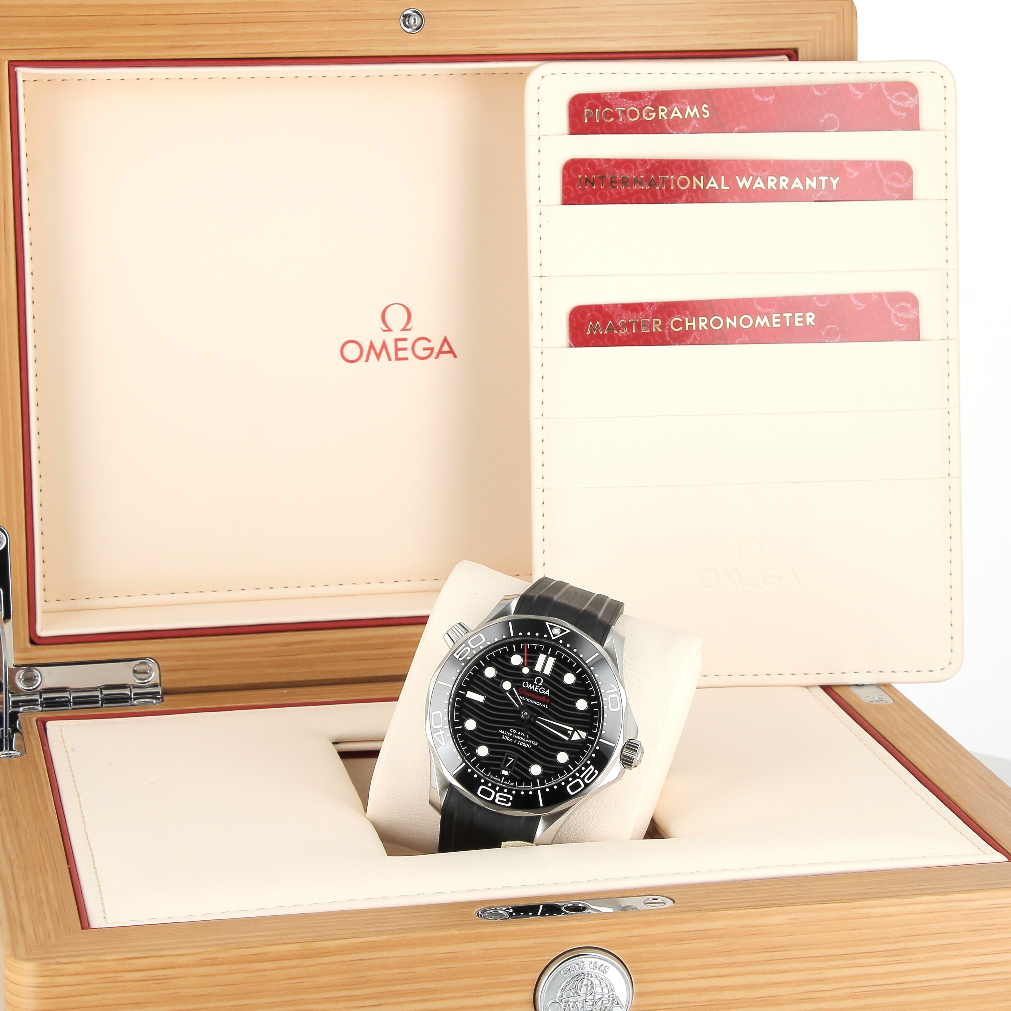 Montre OMEGA Seamaster Diver 300M Co-Axial Master Chronometer 42mm vue 8