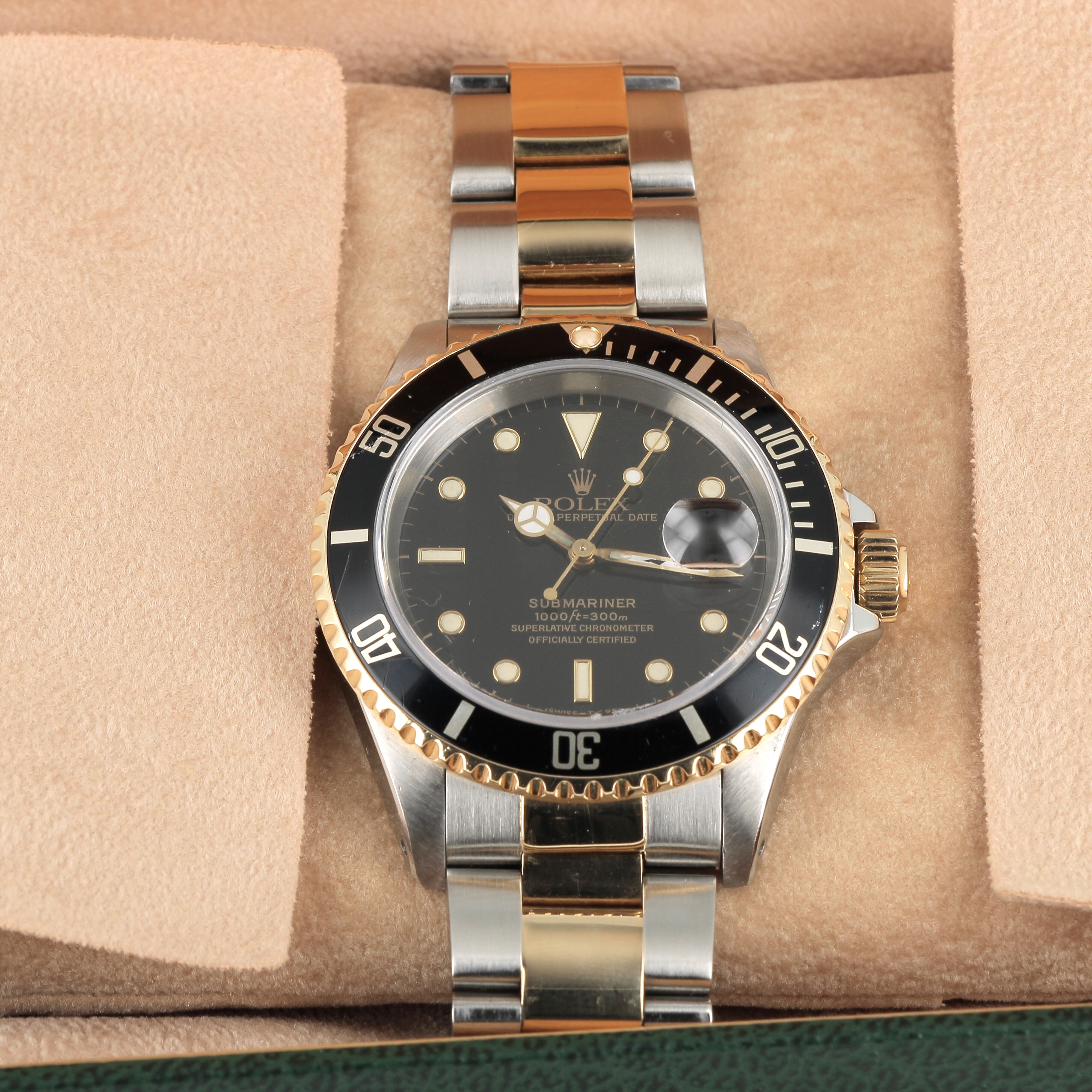 Submariner Date acier or jaune vue 9