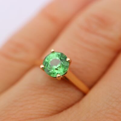 Bague en or jaune et péridot de 1.080 ct
