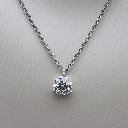 collier or blanc diamant 3 griffes