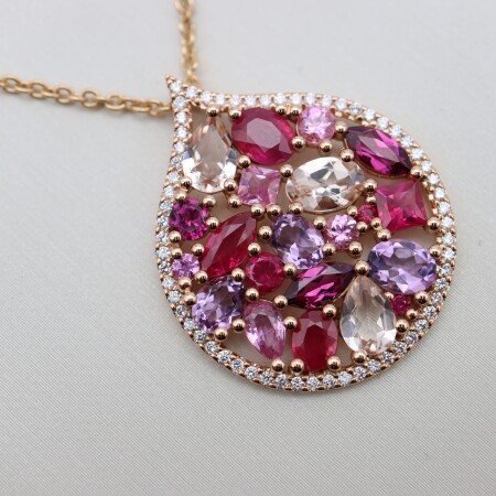 Collier or rose, pendentif or rose et pierres roses