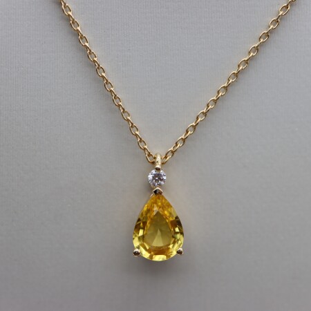 Collier or jaune saphir jaune taille poire et diamant