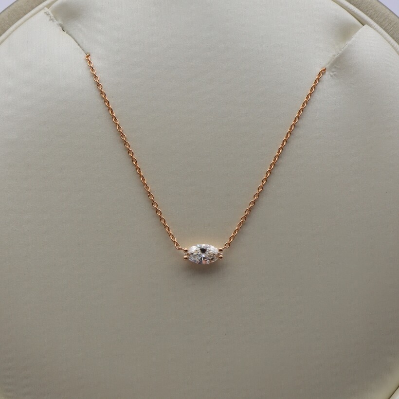 Collier or rose navette diamant