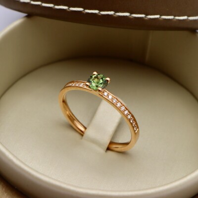 Bague or rose saphir vert et diamants