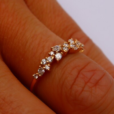 Bague 1/2 tour or rose, diamants poire et brillant