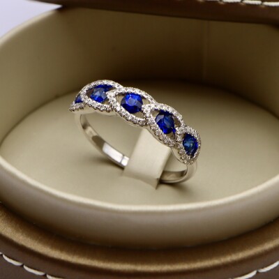 Bague or blanc, saphirs et diamants