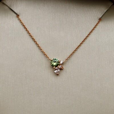 Collier or rose saphir vert et diamant