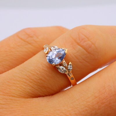 Bague or rose, saphir lavande et diamants