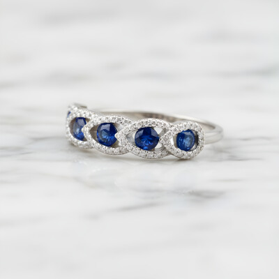 Bague or blanc, saphirs et diamants