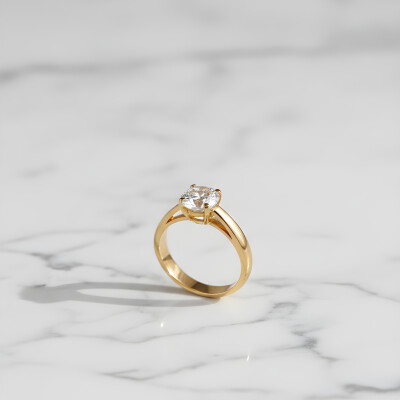 Solitaire or jaune diamant et 4 griffes