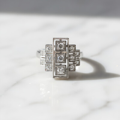 Bague or blanc et diamants