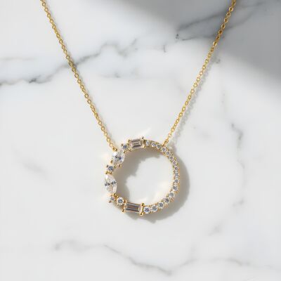 Collier or jaune pendentif cercle diamant multiples