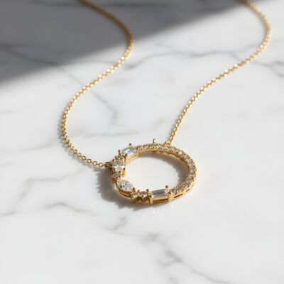 Collier or jaune pendentif cercle diamant multiples