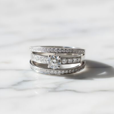 Bague or blanc et diamants