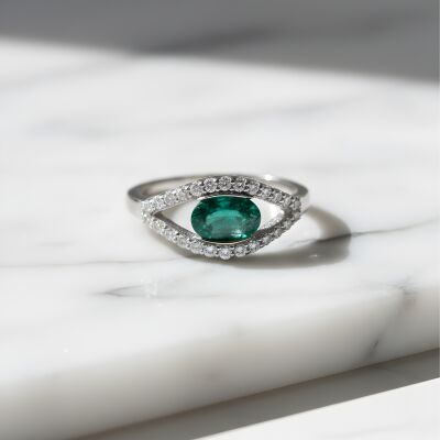 Bague or blanc, émeraude et diamants