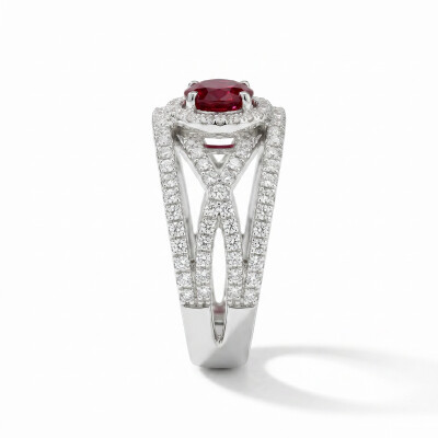 Bague or gris rubis et diamants