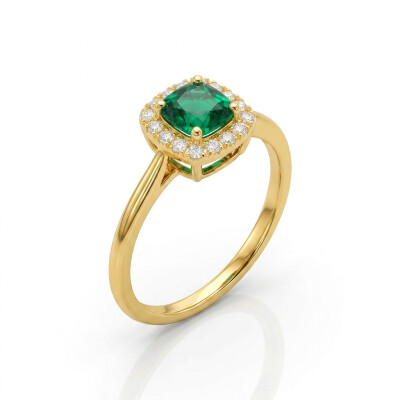 Bague or jaune, émeraude entourage diamants