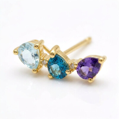 Boucles d'oreilles or jaune et pierres fines