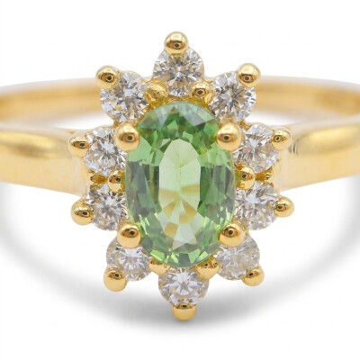 Bague saphir vert taille ovale et diamants taille brillant